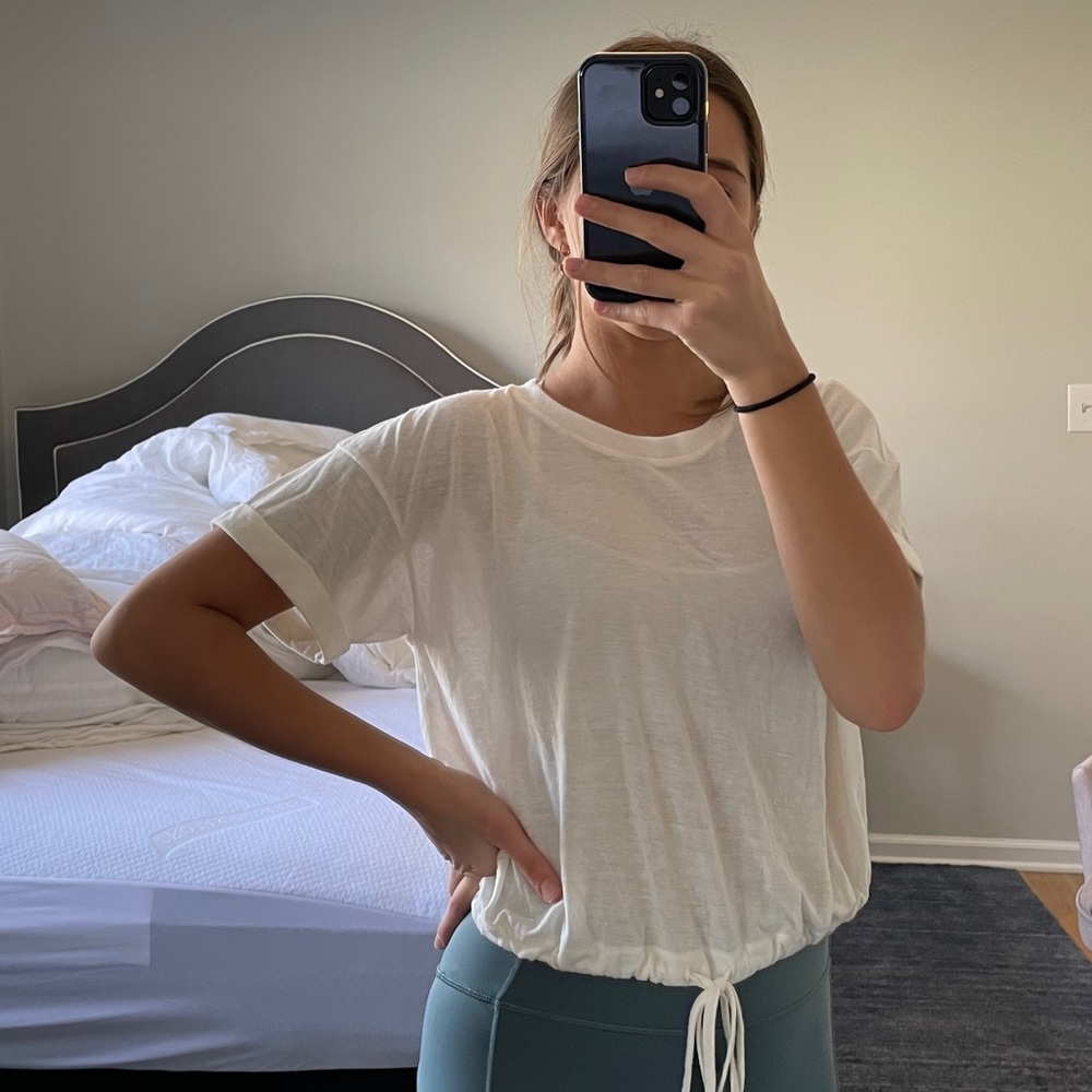 American Eagle white tshirt